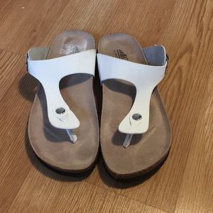 Cliffs by White Mountain